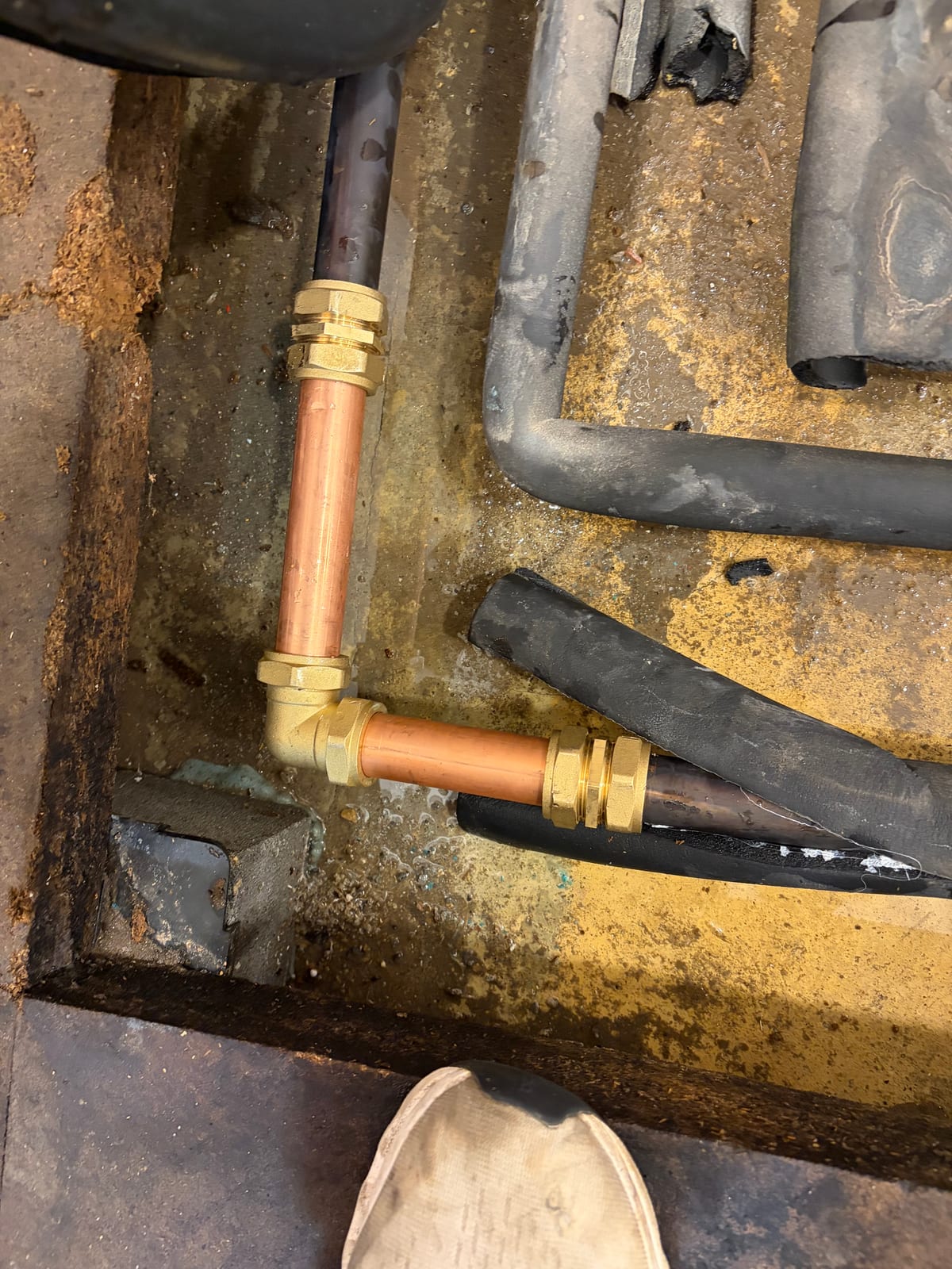 Permanent 28mm copper main repair at commercial premises in Thurmaston