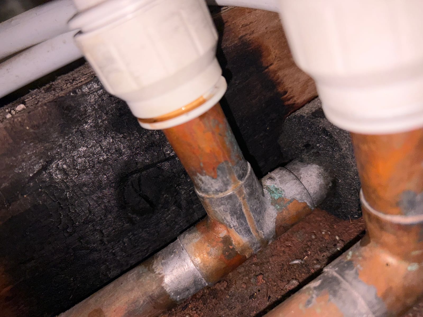Heating-pipe elbow fittings replaced after pressure loss in Wigston